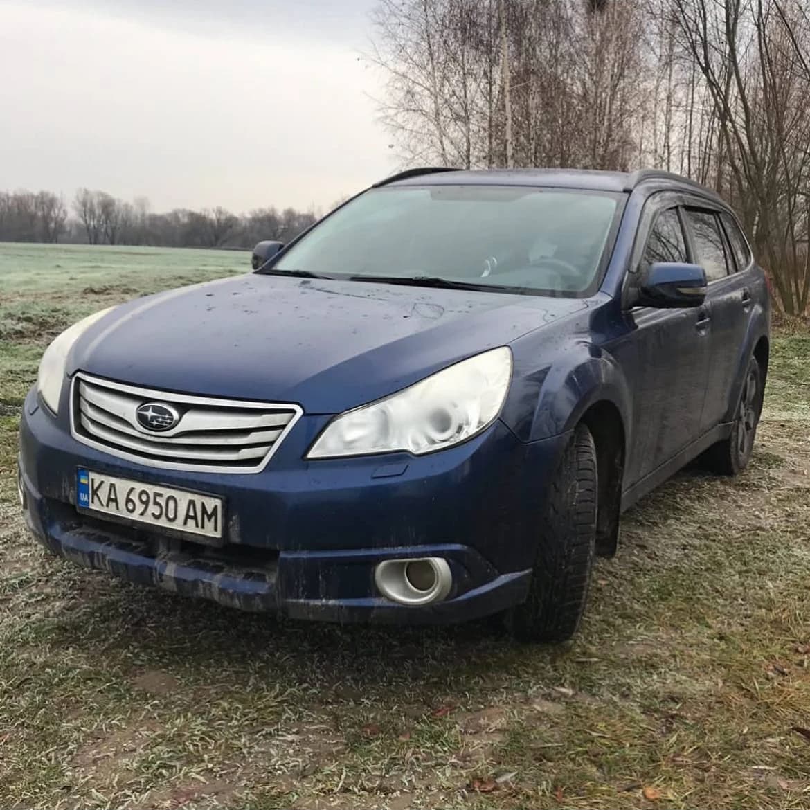 Синій Subaru Outback — початковий вигляд